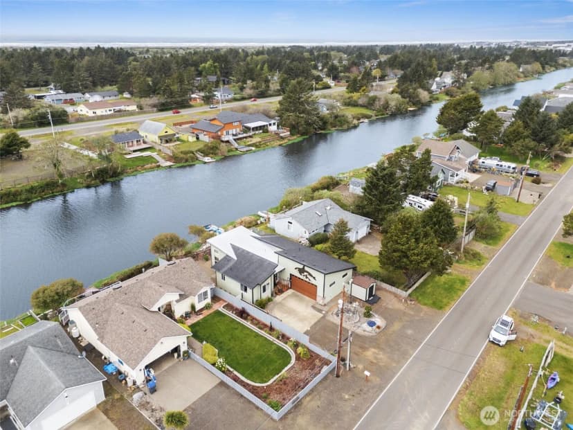 Property photo for 263 Canal Drive Ne, Ocean Shores photo 29