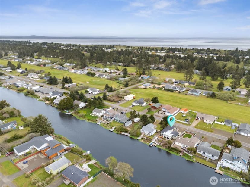 Property photo for 263 Canal Drive Ne, Ocean Shores photo 32