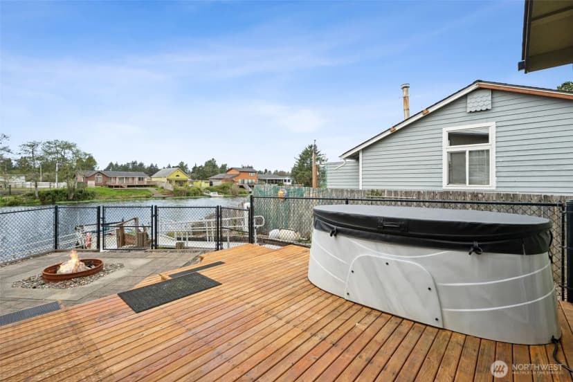 Property photo for 263 Canal Drive Ne, Ocean Shores photo 22