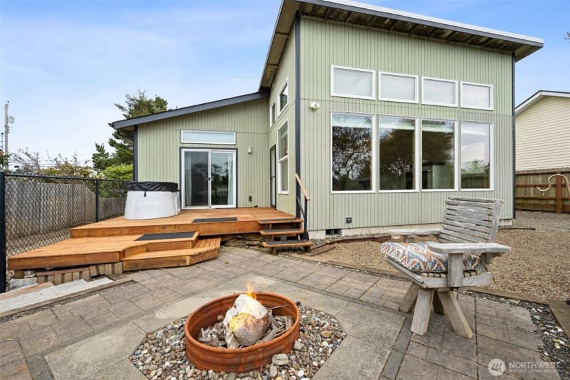 Property photo for 263 Canal Drive Ne, Ocean Shores photo 23