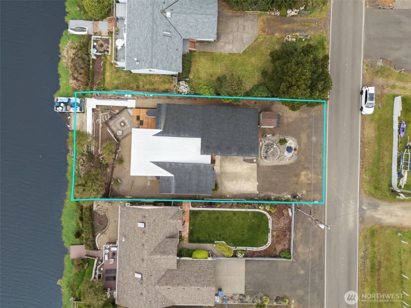 Property photo for 263 Canal Drive Ne, Ocean Shores photo 28