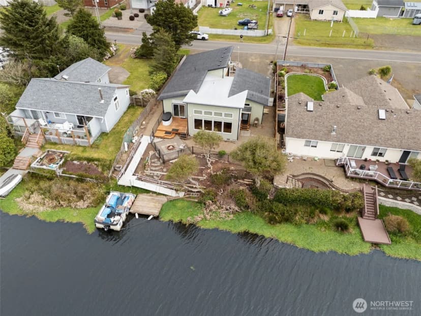 Property photo for 263 Canal Drive Ne, Ocean Shores photo 31