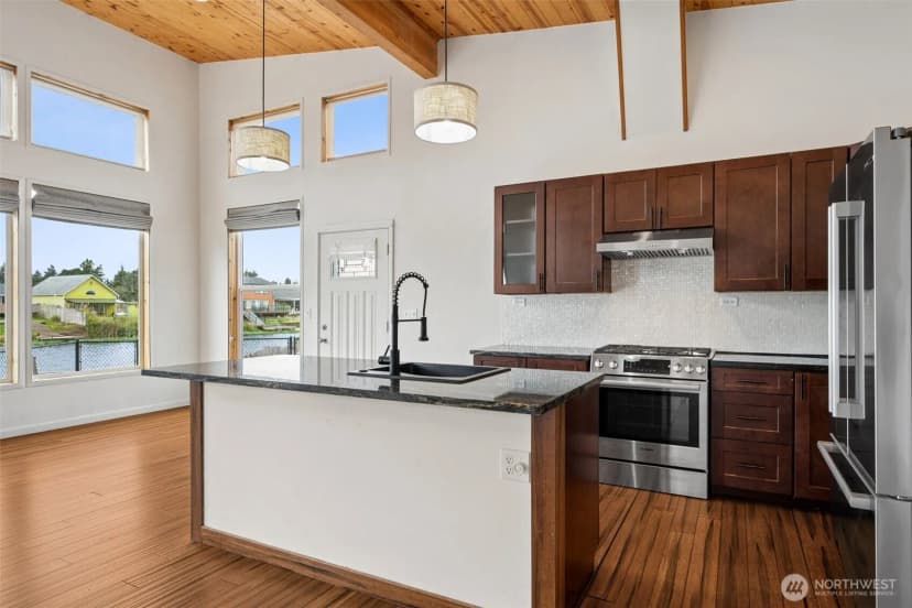 Property photo for 263 Canal Drive Ne, Ocean Shores photo 12