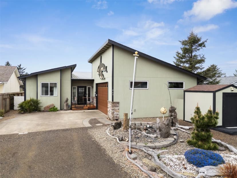 Property photo for 263 Canal Drive Ne, Ocean Shores photo 34