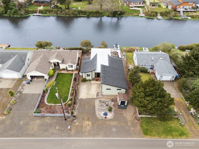 Property photo for 263 Canal Drive Ne, Ocean Shores photo 3