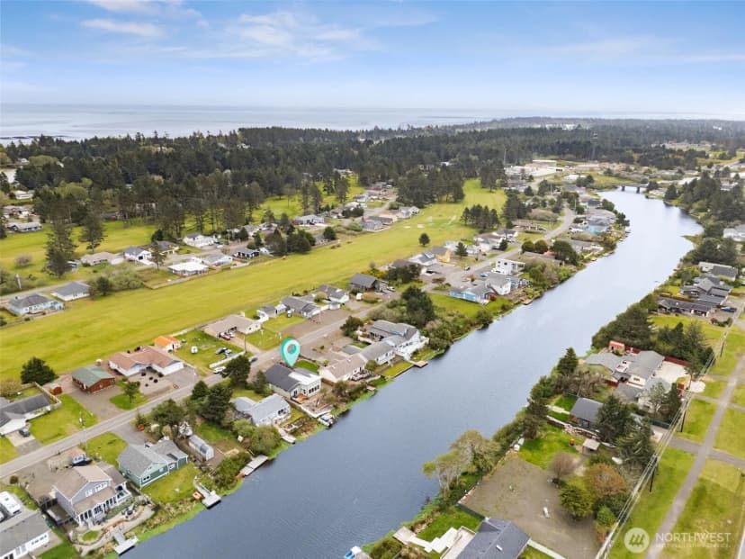Property photo for 263 Canal Drive Ne, Ocean Shores photo 33