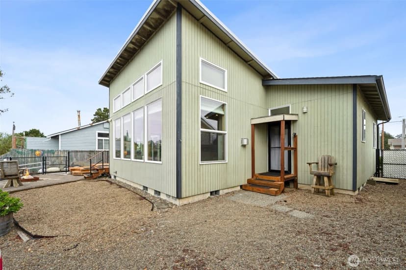Property photo for 263 Canal Drive Ne, Ocean Shores photo 26