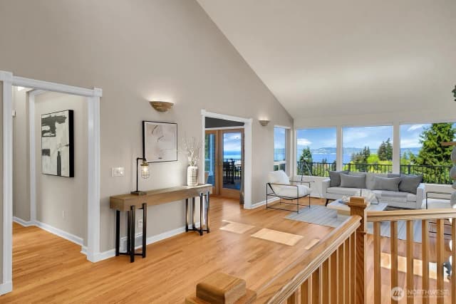 Property photo for 7103 156th Street Sw, Edmonds photo 4