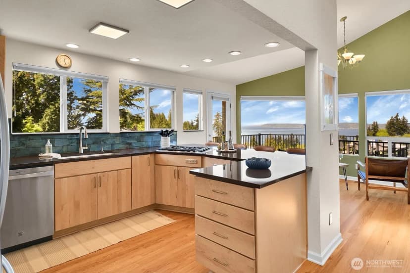 Property photo for 7103 156th Street Sw, Edmonds photo 12