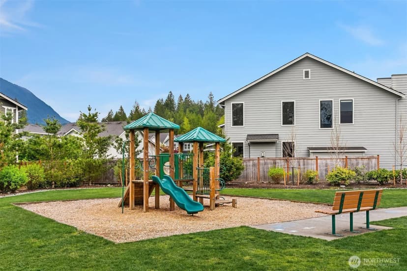 Property photo for 1367 Bandera Avenue Se, North Bend photo 36