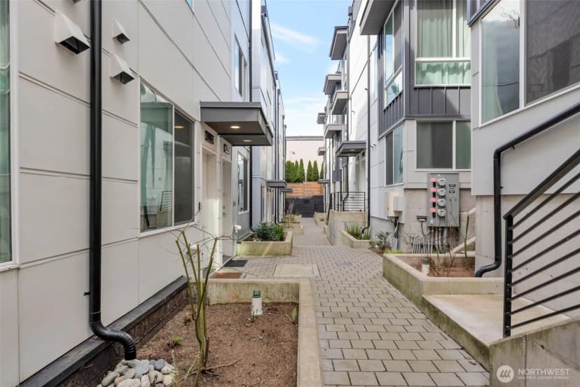 Property photo for 3406 15th Avenue W #c, Seattle photo 4
