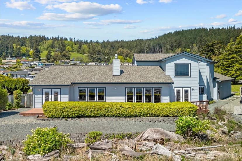 Property photo for 1808 E Lola Beach Lane, Oak Harbor photo 3
