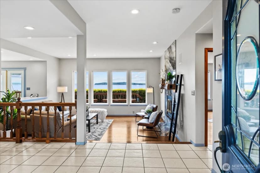 Property photo for 1808 E Lola Beach Lane, Oak Harbor photo 6
