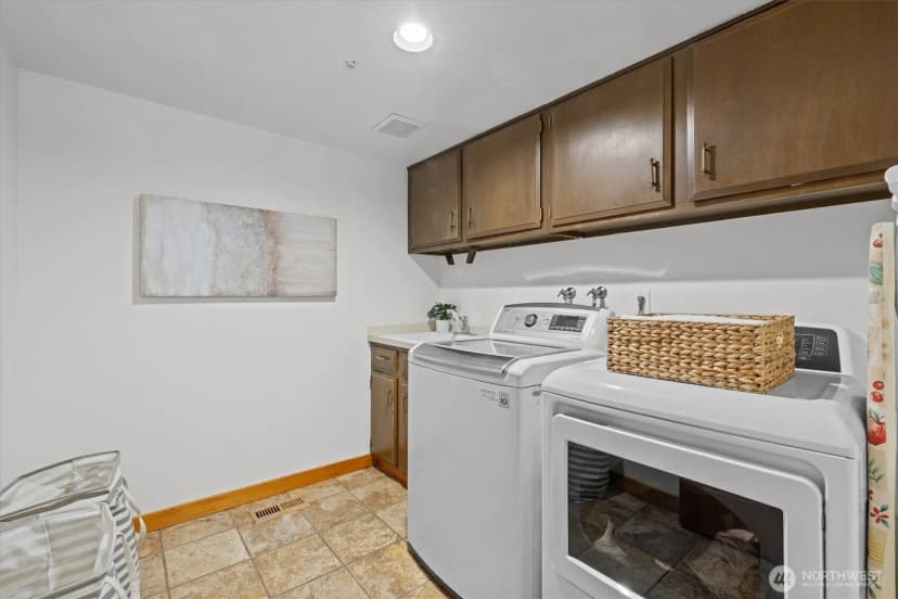 Property photo for 6923 237th Avenue Ne, Redmond photo 16