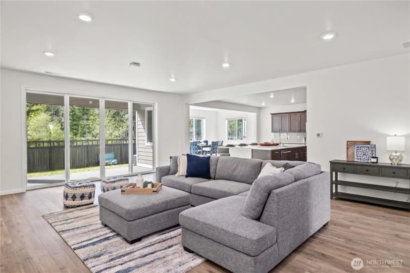 Property photo for 32943 Ash Avenue Se, Black Diamond photo 6