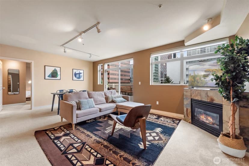 Property photo for 300 110th Avenue Ne #515, Bellevue photo 4