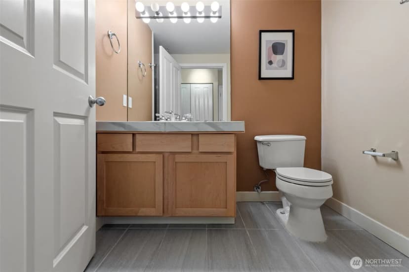 Property photo for 300 110th Avenue Ne #515, Bellevue photo 13
