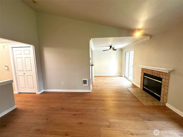 Property photo for 1808 S 284th Lane #e203, Federal Way photo 3