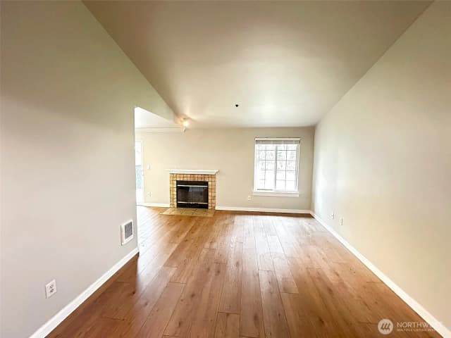 Property photo for 1808 S 284th Lane #e203, Federal Way photo 2