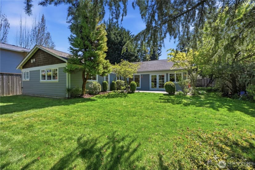 Property photo for 10630 Ne 18th Street, Bellevue photo 22