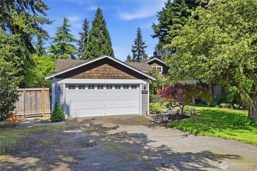 Property photo for 10630 Ne 18th Street, Bellevue photo 26