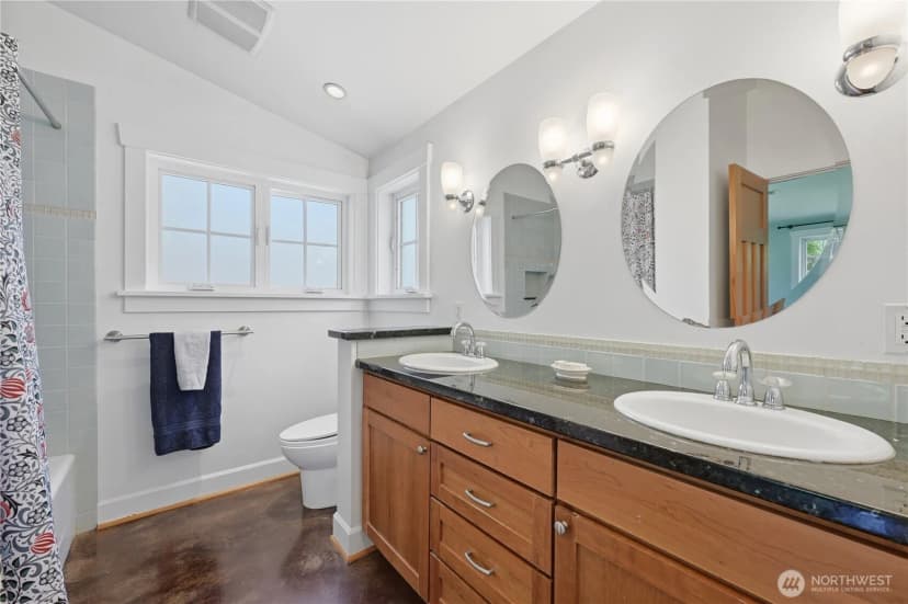 Property photo for 10630 Ne 18th Street, Bellevue photo 20