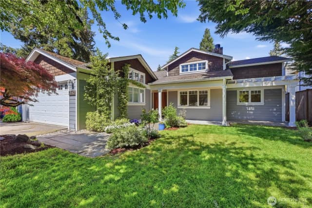 Property photo for 10630 Ne 18th Street, Bellevue