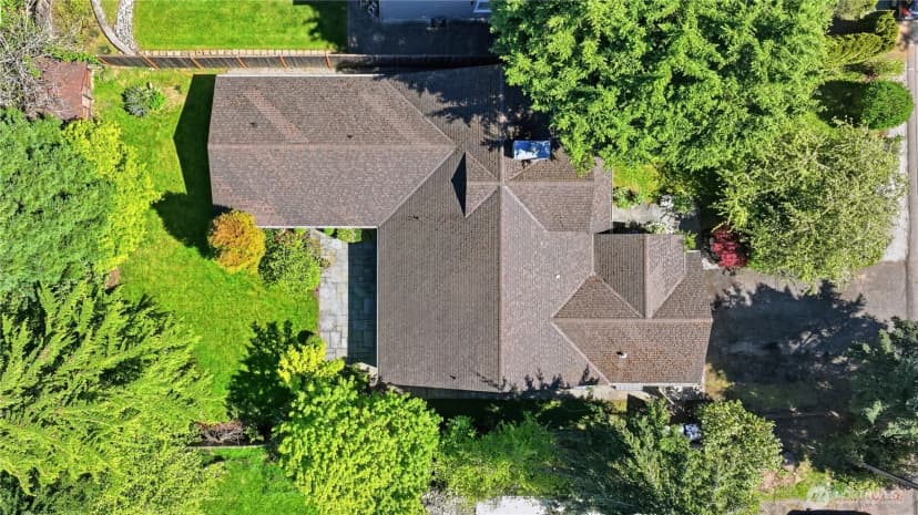 Property photo for 10630 Ne 18th Street, Bellevue photo 25