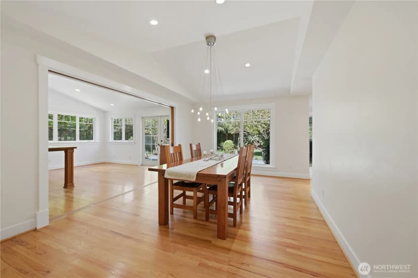 Property photo for 10630 Ne 18th Street, Bellevue photo 11