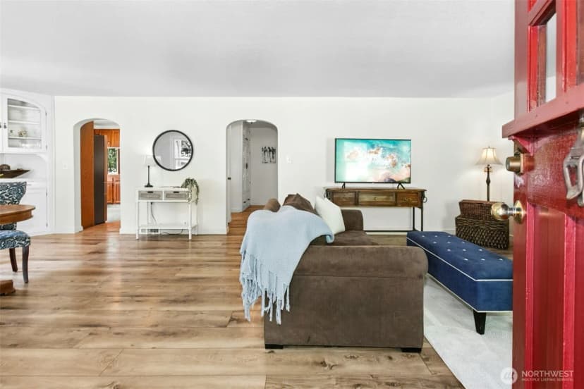 Property photo for 18901 61 Avenue Ne, Kenmore photo 11