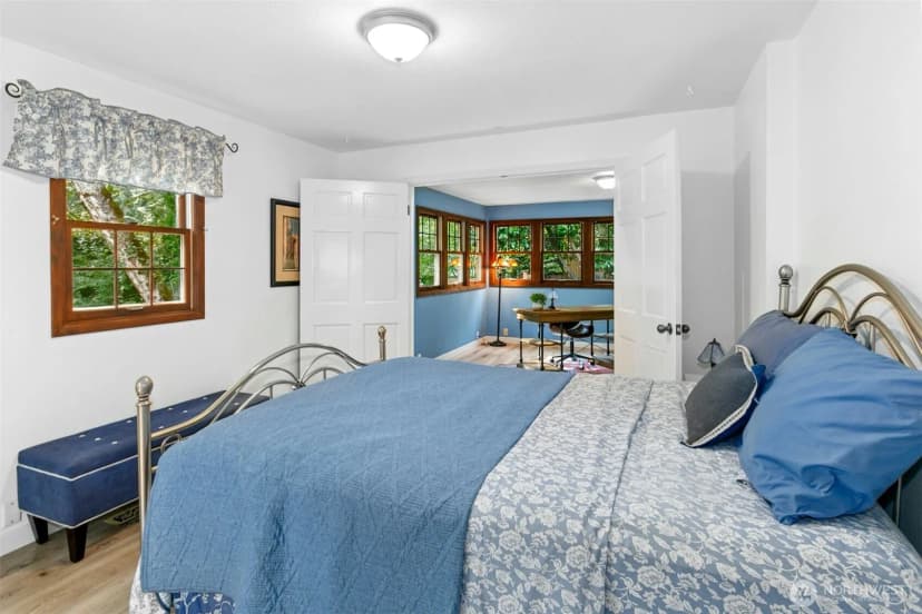 Property photo for 18901 61 Avenue Ne, Kenmore photo 7
