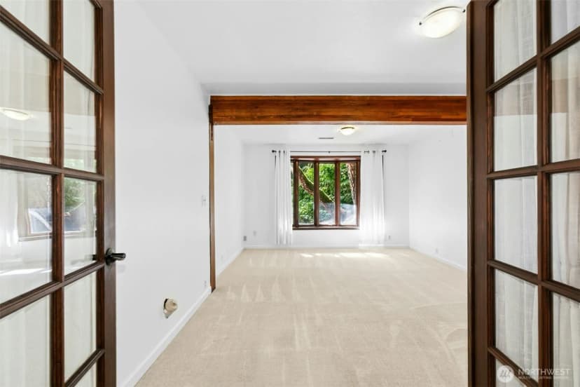 Property photo for 18901 61 Avenue Ne, Kenmore photo 16