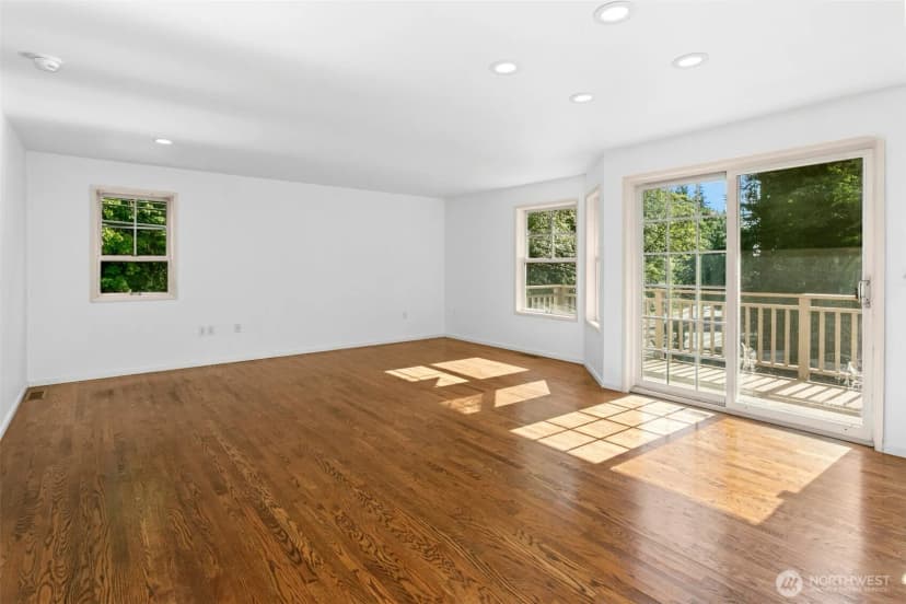 Property photo for 18901 61 Avenue Ne, Kenmore photo 22