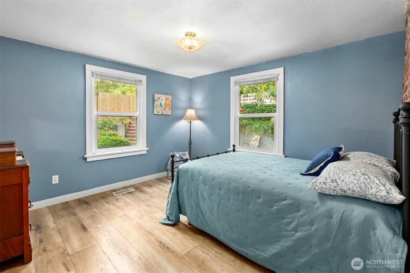 Property photo for 18901 61 Avenue Ne, Kenmore photo 10