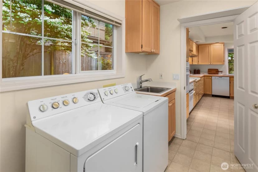 Property photo for 9633 Ne 28th Street, Clyde Hill photo 26