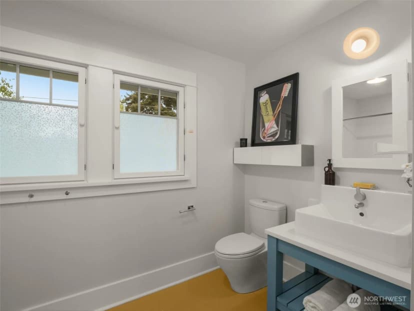 Property photo for 1909 4th Avenue N, Seattle photo 22