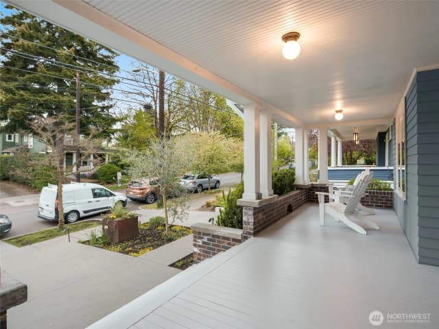 Property photo for 1909 4th Avenue N, Seattle photo 3