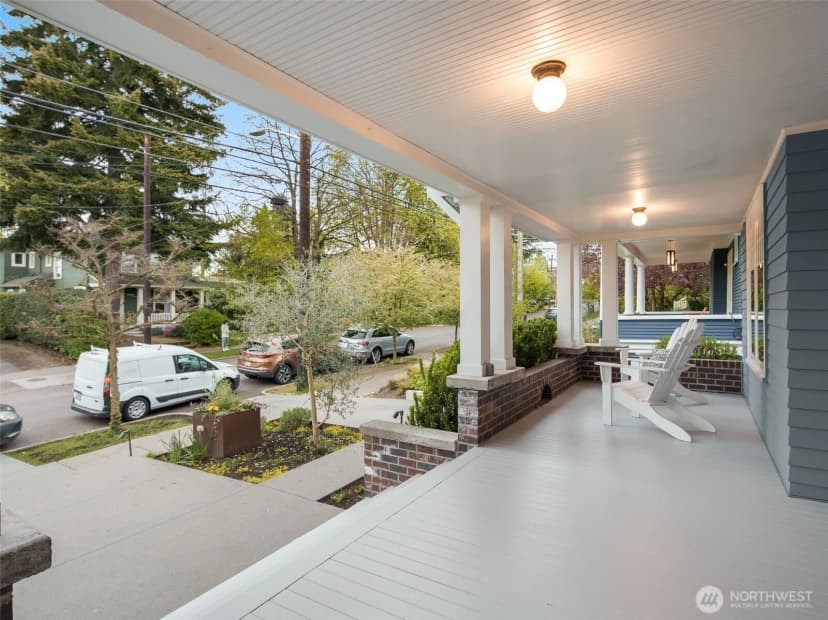 Property photo for 1909 4th Avenue N, Seattle photo 3