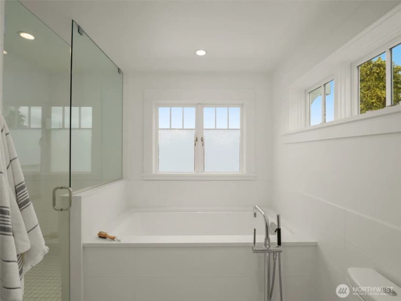 Property photo for 1909 4th Avenue N, Seattle photo 19