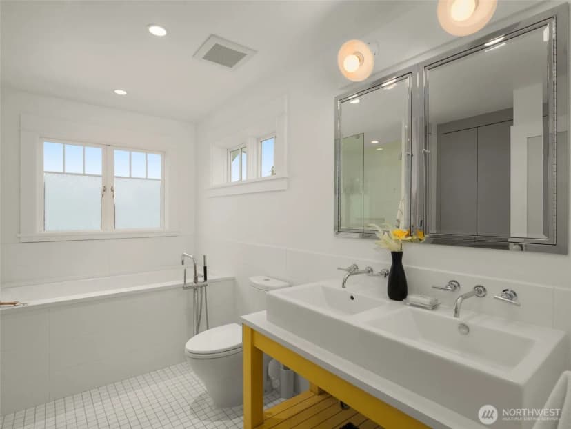 Property photo for 1909 4th Avenue N, Seattle photo 18