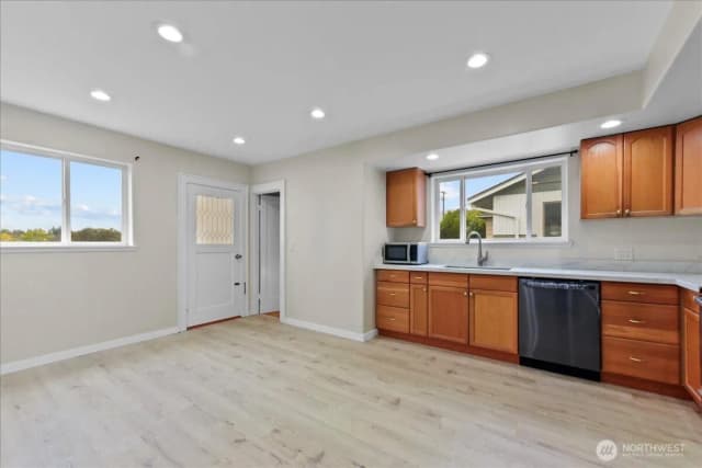Property photo for 2202 20th Avenue S, Seattle photo 3