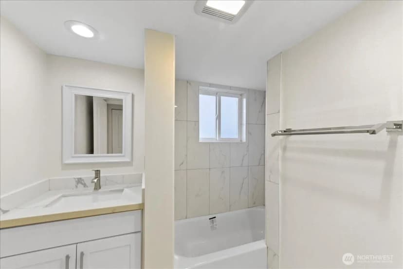 Property photo for 2202 20th Avenue S, Seattle photo 24