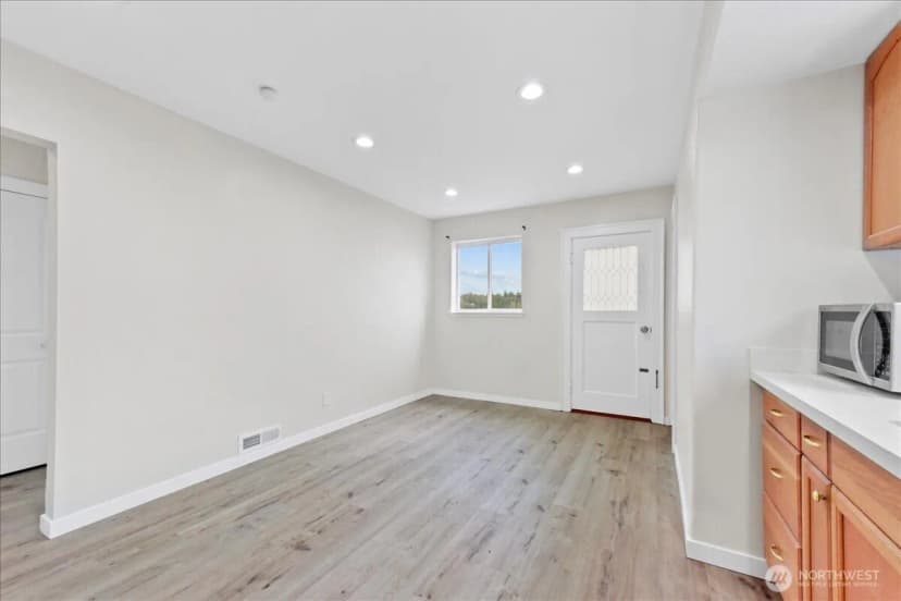 Property photo for 2202 20th Avenue S, Seattle photo 8