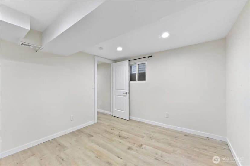 Property photo for 2202 20th Avenue S, Seattle photo 25