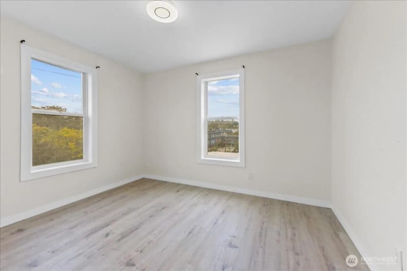Property photo for 2202 20th Avenue S, Seattle photo 14