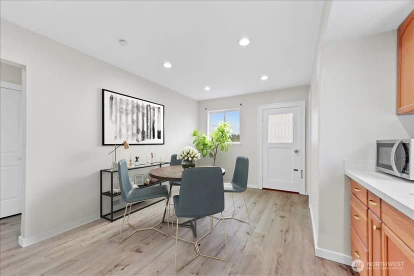 Property photo for 2202 20th Avenue S, Seattle photo 6
