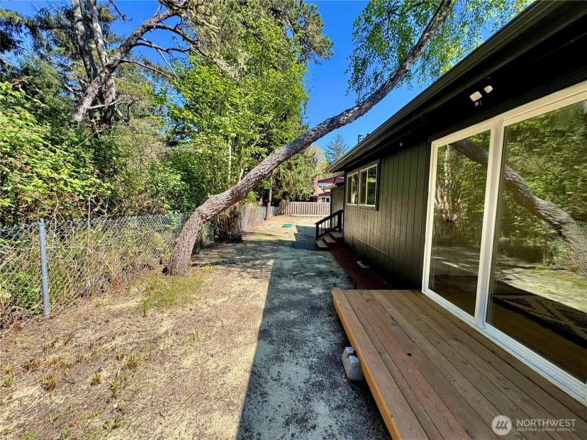 Property photo for 1405 184th Place, Long Beach photo 17