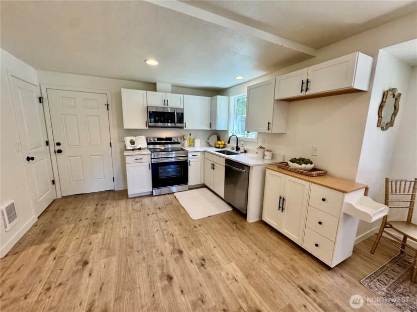 Property photo for 1405 184th Place, Long Beach photo 8