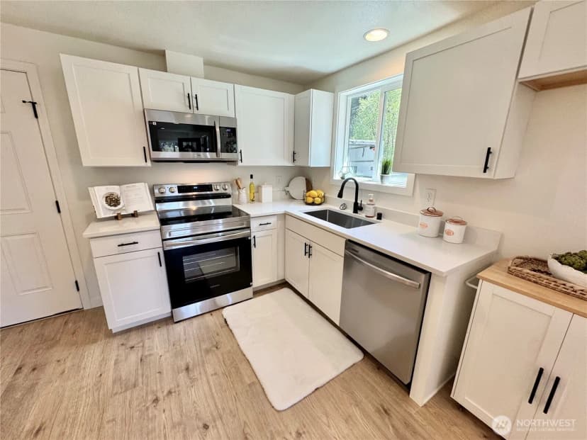 Property photo for 1405 184th Place, Long Beach photo 6