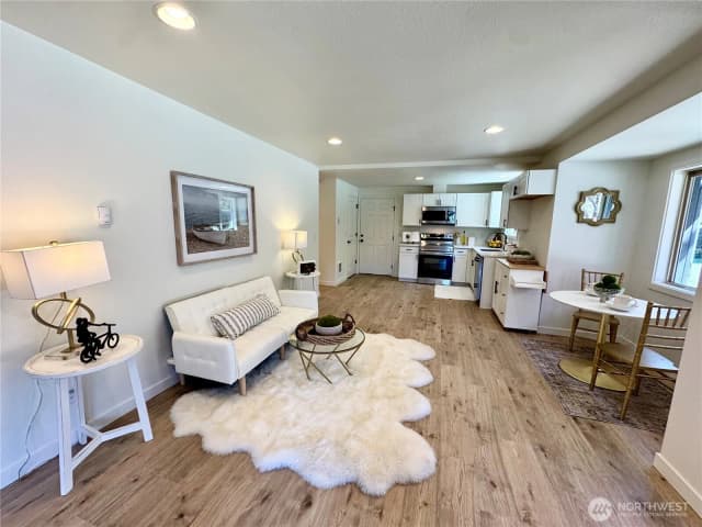Property photo for 1405 184th Place, Long Beach photo 4